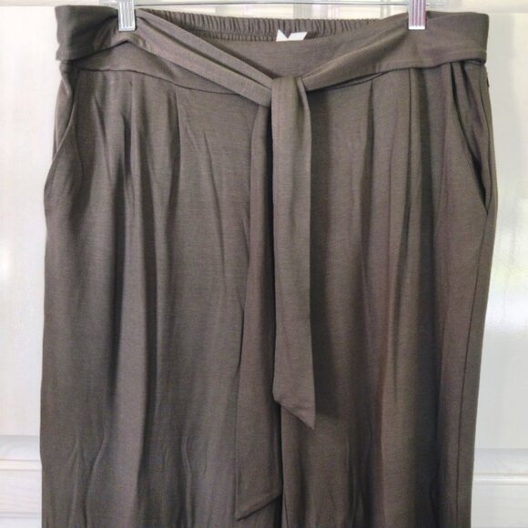 Matilda Jane Wide Leg Crop Pants, Leopard Top w/Cami, Sweater, 4 Piece, Sz XL-2X - Picture 14 of 16